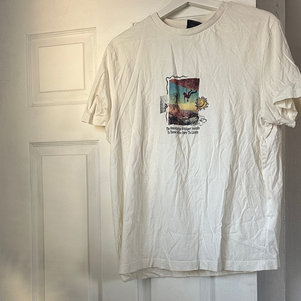 H&M White Short-Sleeve Graphic Tee with Multicolor Surf Panel